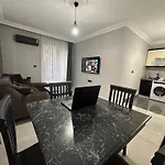 Comfortable 2br Near Center With En-suite Antalya