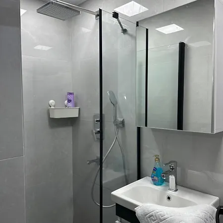 Comfortable 2br Near Center With En-suite * Αττάλεια