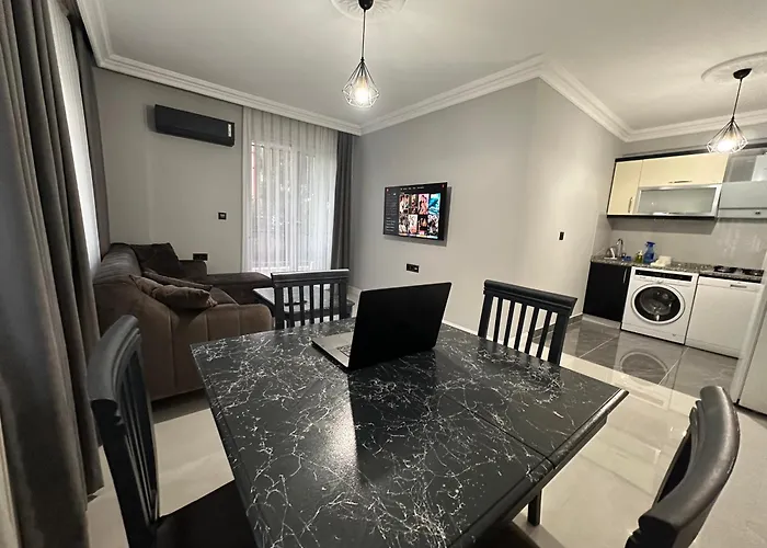 Comfortable 2br Near Center With En-suite أنطاليا
